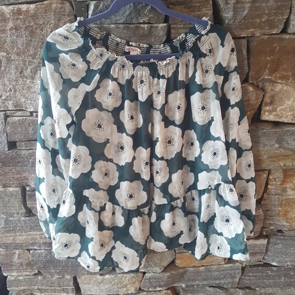 Shoulder Hugging Shirt - Picture 1 of 2